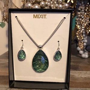 MIXIT jewelry set.